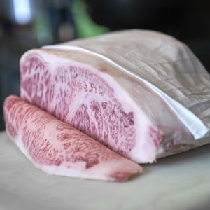Descoperă Delicatețea și Refinedul Gust al Vitei Wagyu din Japonia