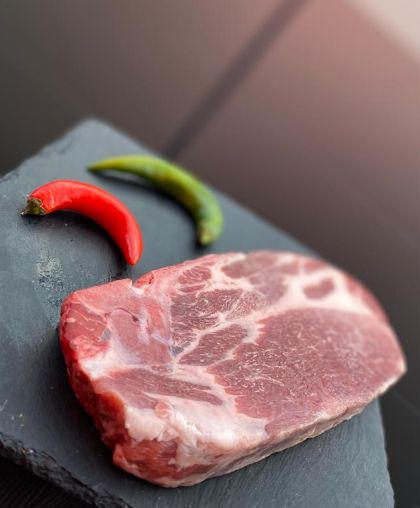 Ceafa porc Mangalita