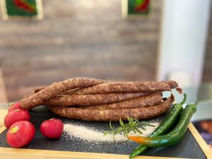 Carnati vanatoresti de cerb cu mangalita. Produs traditional,